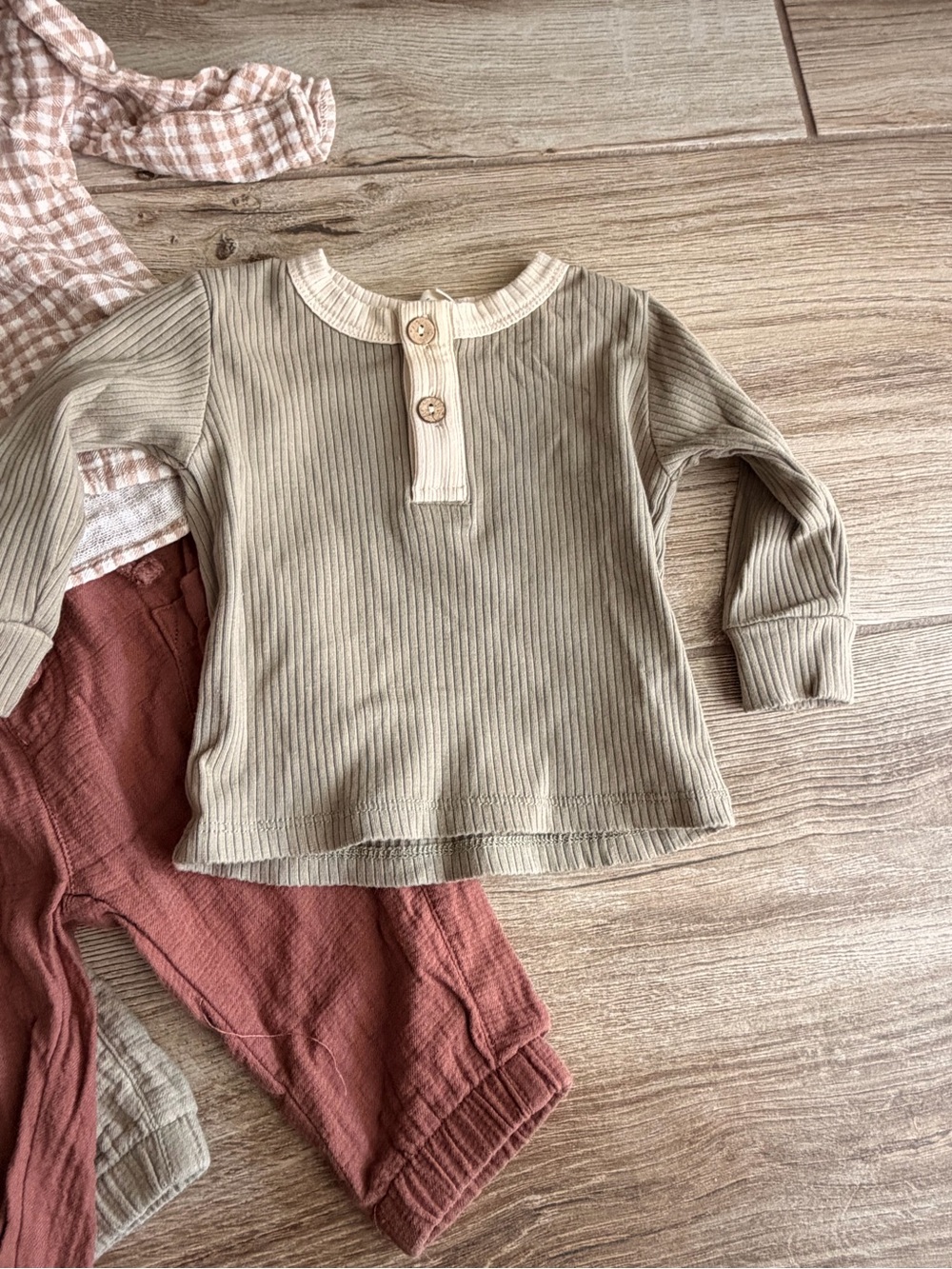 Quincy Mae Neutral and Rust Kids Matching Sets - Picture 2 of 14